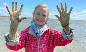 Standbild aus dem Film "Mia läuft im Watt" © Wibke Schneider