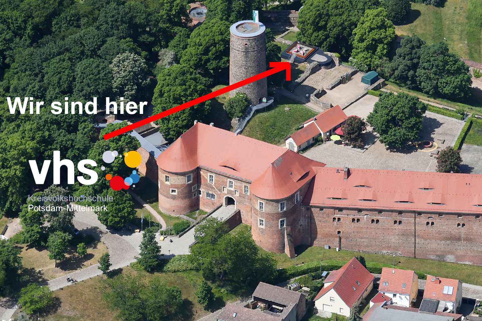 Luftansicht der Burg Eisenhardt in Bad Belzig (c) Carsten Steger, via Wikimedia, CC BY-SA 4.0