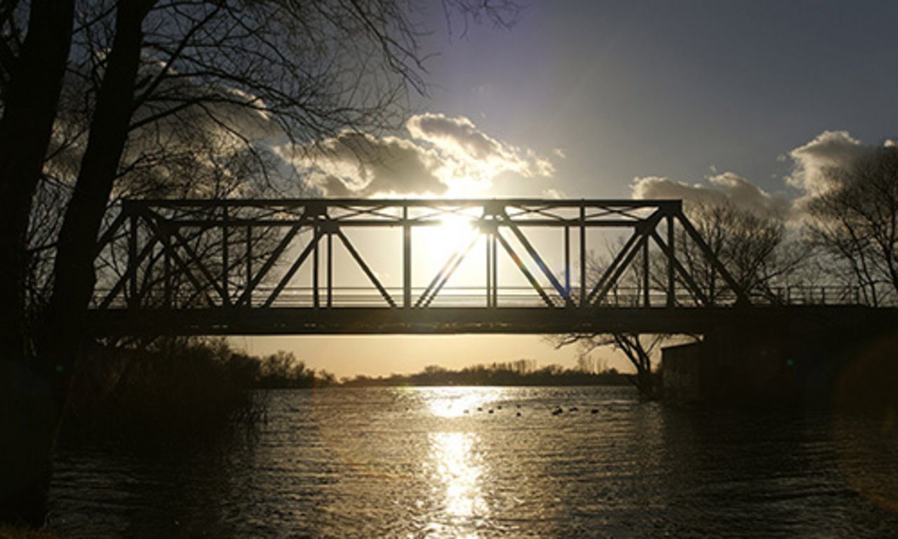 Eisenbahnbrücke in Havelsee zwischen Fohrde und Pritzerbe (C) Leviathan1983, via Wikimedia Commons, CC BY 3.0