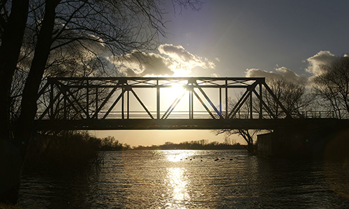 Eisenbahnbrücke in Havelsee zwischen Fohrde und Pritzerbe (C) Leviathan1983, via Wikimedia Commons, CC BY 3.0